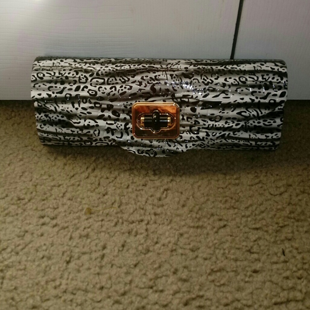 Black Hearty Trendy Handbag